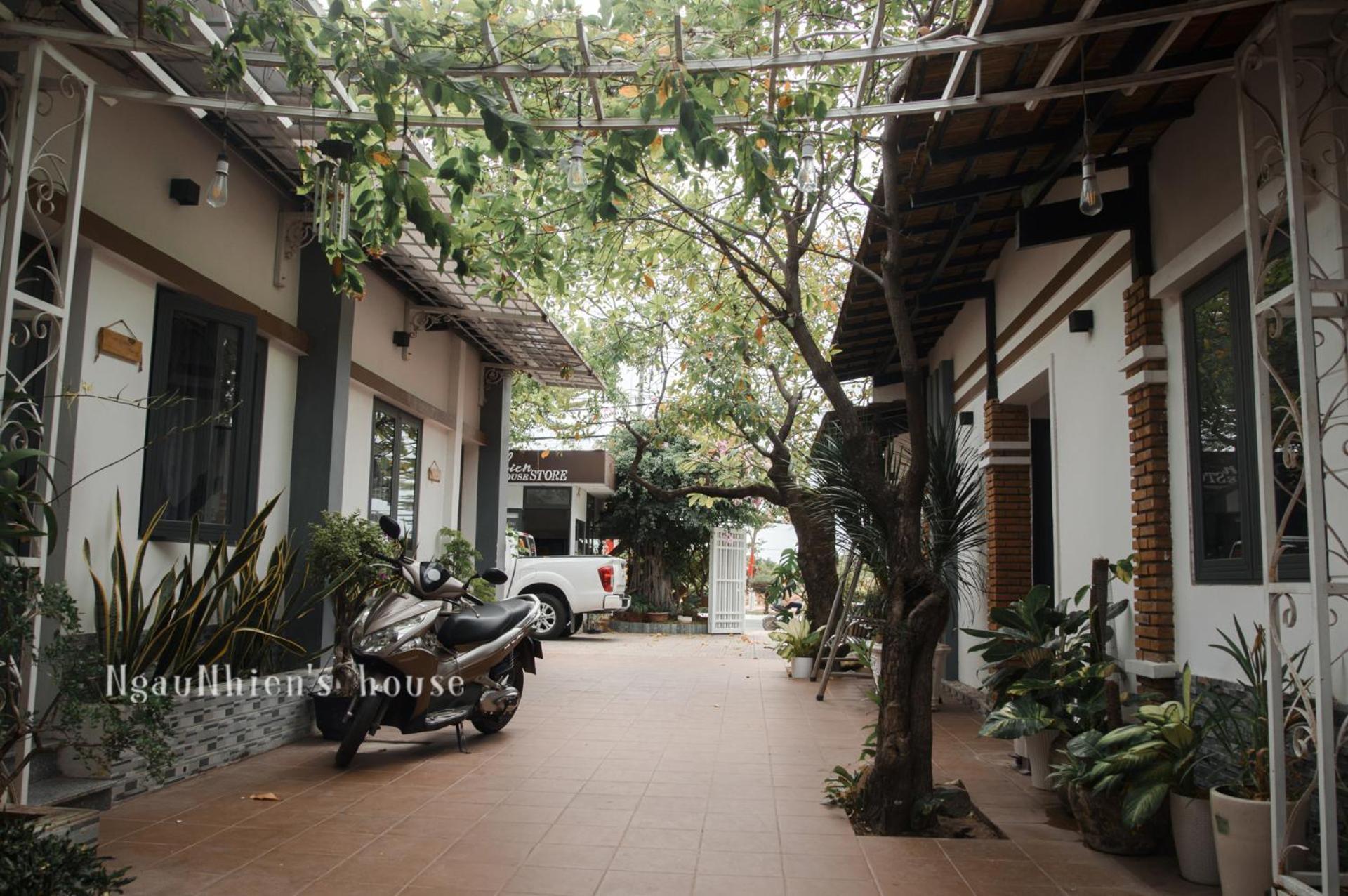 Ngaunhien's House -